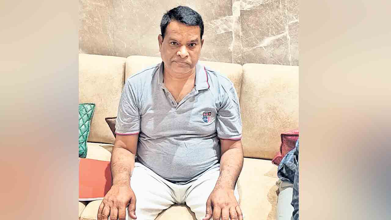 ప్రభుత్వ భూములు.. ‘ప్రైవేట్‌’ హద్దులు!