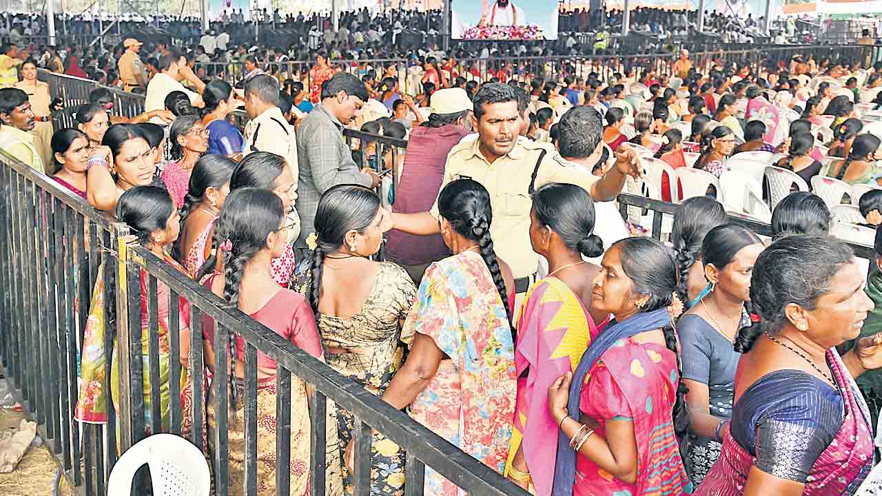 ప్రభుత్వంపై ఆశలు పెట్టుకోవద్దు!