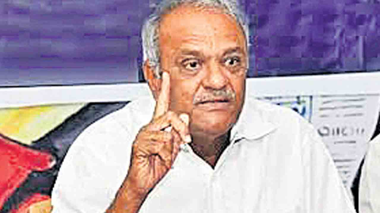 బీసీ రిజర్వేషన్లపై ఆర్‌ కృష్ణయ్య నాటకాలు