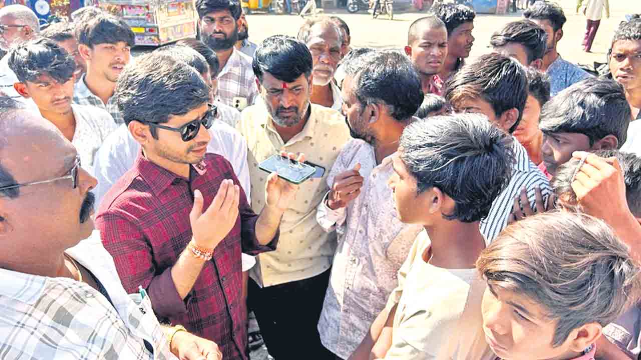 సరైన భోజనం పెట్టడం లేదు!