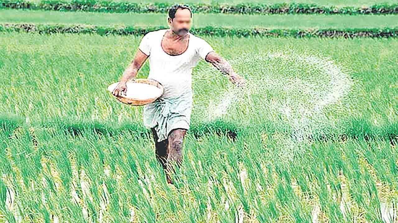 రైతంటే భయం..ఎన్నికలకు సర్కారు దూరం!