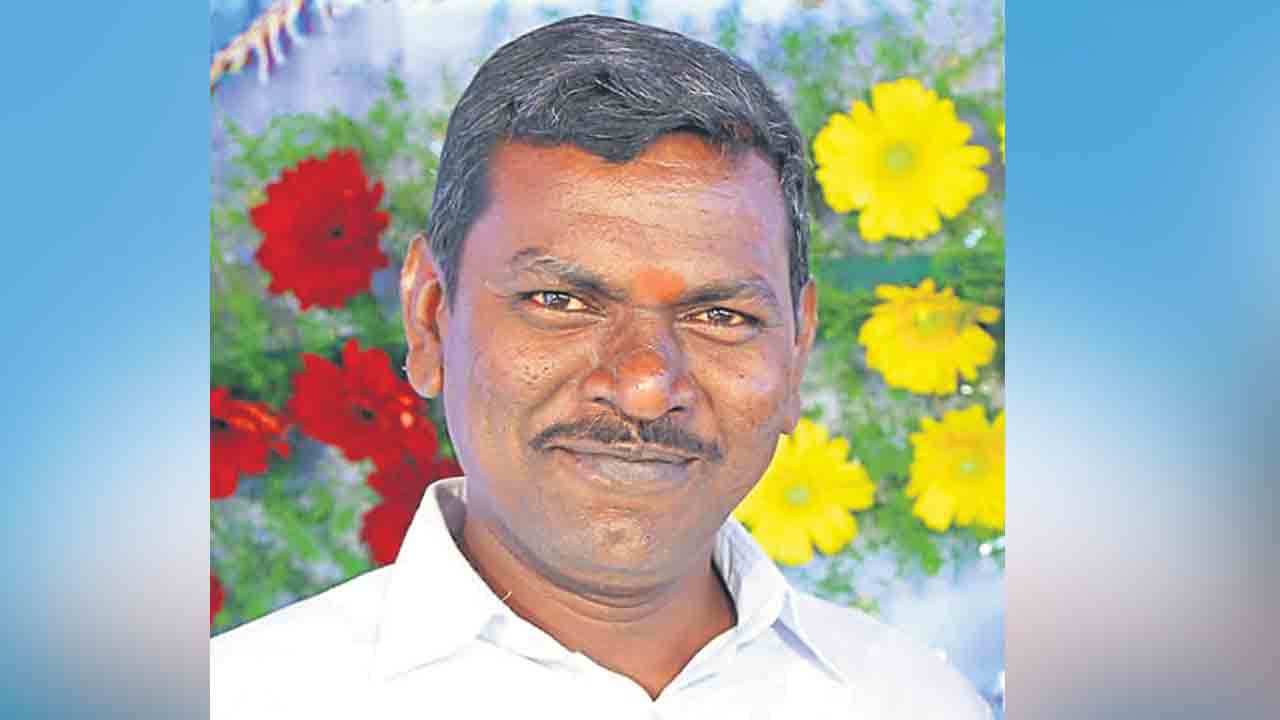 మరో నేతకార్మికుడు ఆత్మహత్య