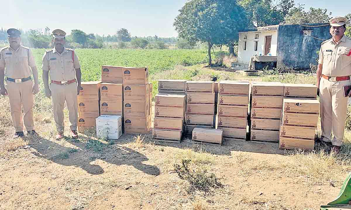 7.40 లక్షల విలువైన మద్యం సీజ్‌