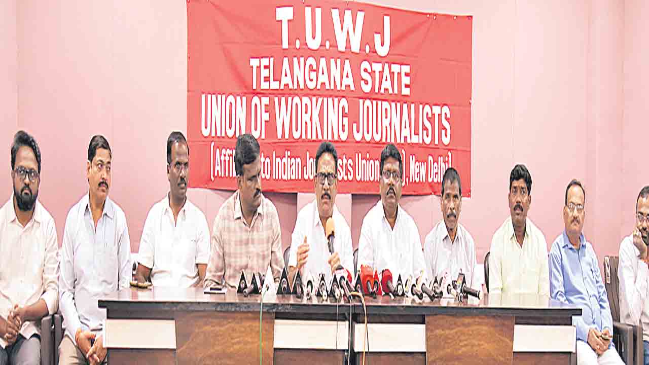 డెస్‌జర్నలిస్టులకు అన్యాయం చేస్తే ఊరుకోం