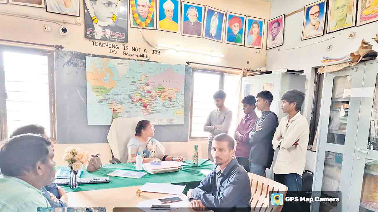 విద్యార్థి మృతిపై విచారణ