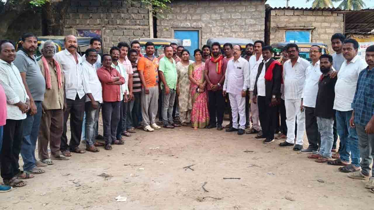 బీఆర్‌ఎస్‌ ప్రచారంలో కాంగ్రెస్‌ నాయకులు