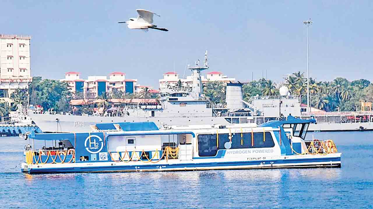 దేశ తొలి హైడ్రోజన్‌ ఓడ ప్రారంభం
