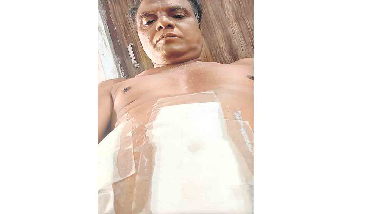 Telangana | మృత్యువుతో పోరాడుతున్నా.. నా రిటైర్‌మెంట్ పైసలు నాకివ్వండి ప్లీజ్.. చిన్నయ్య వేడుకోలు