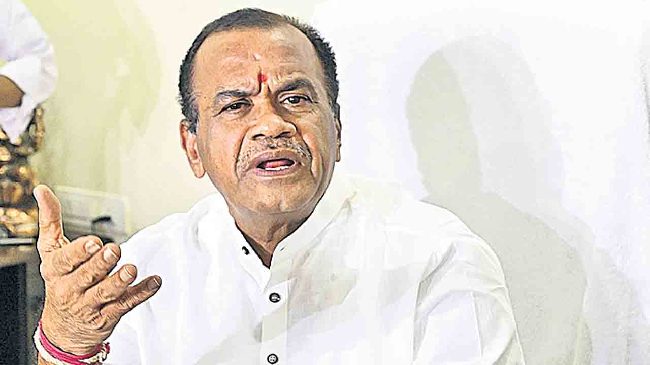 పవన్‌ సినిమాలు విడుదల కానివ్వం