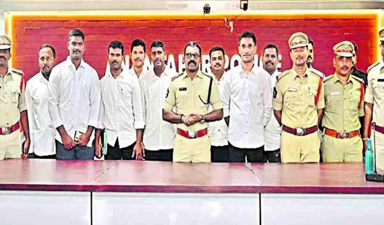 లాభాల ఆశచూపి 3.49 కోట్ల మోసం!