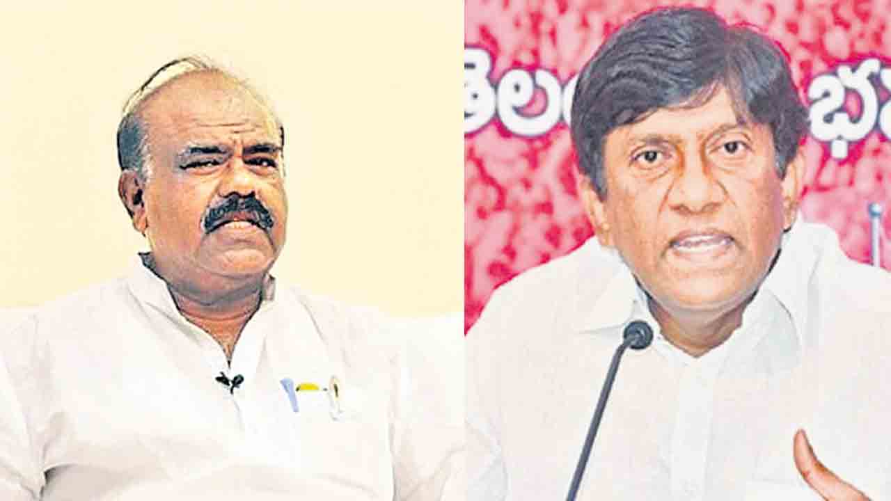 రాజ్యాంగాన్ని తుంగలో తొక్కిన కాంగ్రెస్‌