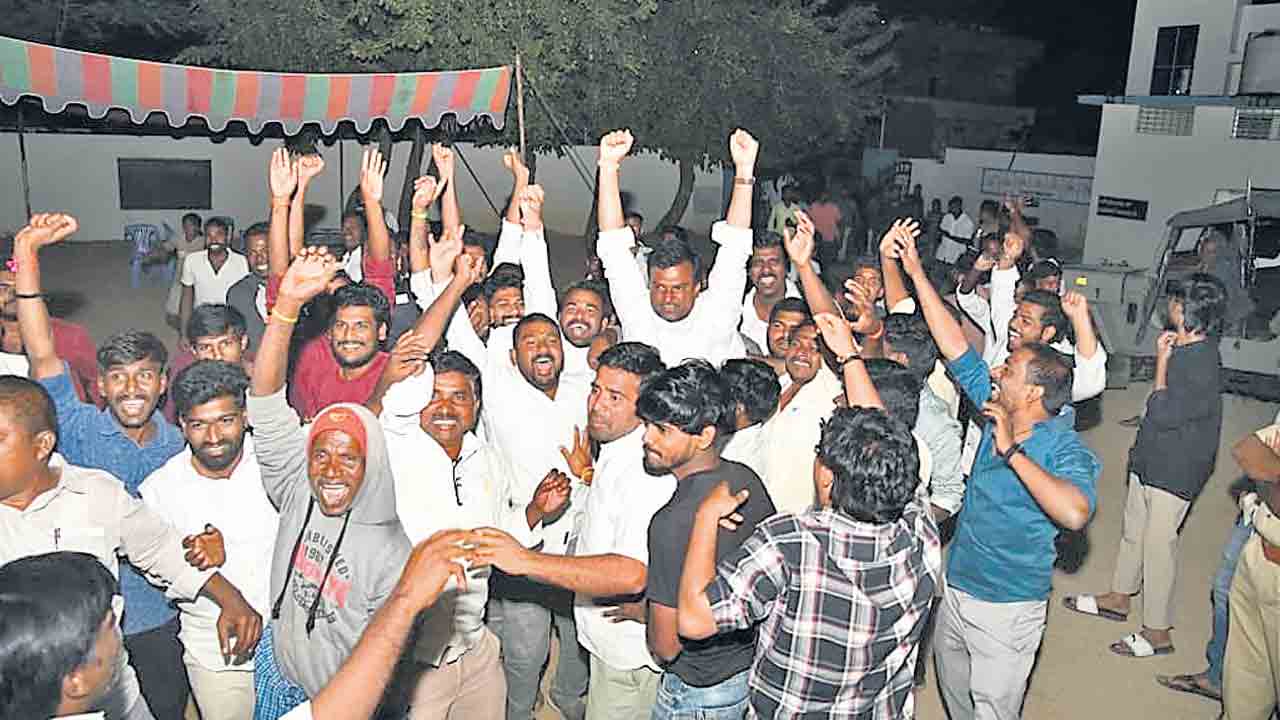 13 జిల్లాల్లో పోటాపోటీ పంచాయతీ