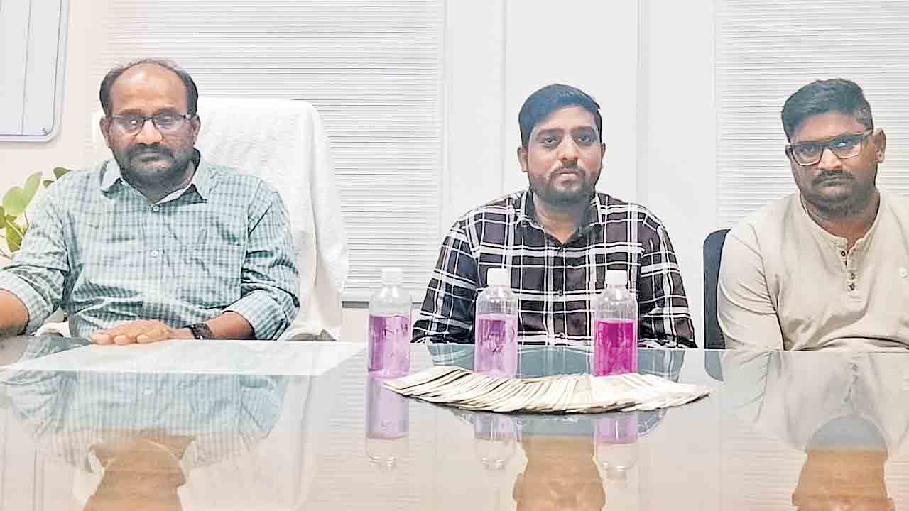 ఏసీబీకి చిక్కిన అడిషనల్‌ కలెక్టర్‌