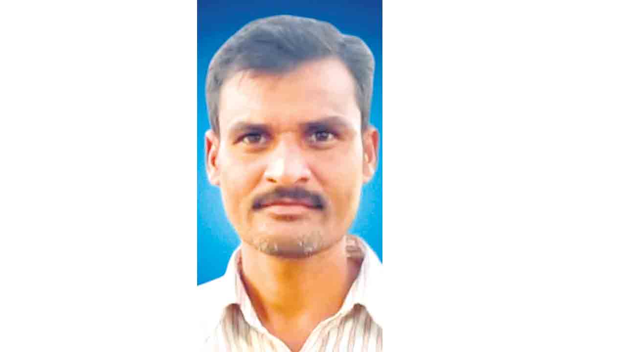 అప్పుల బాధతో రైతు ఆత్మహత్య