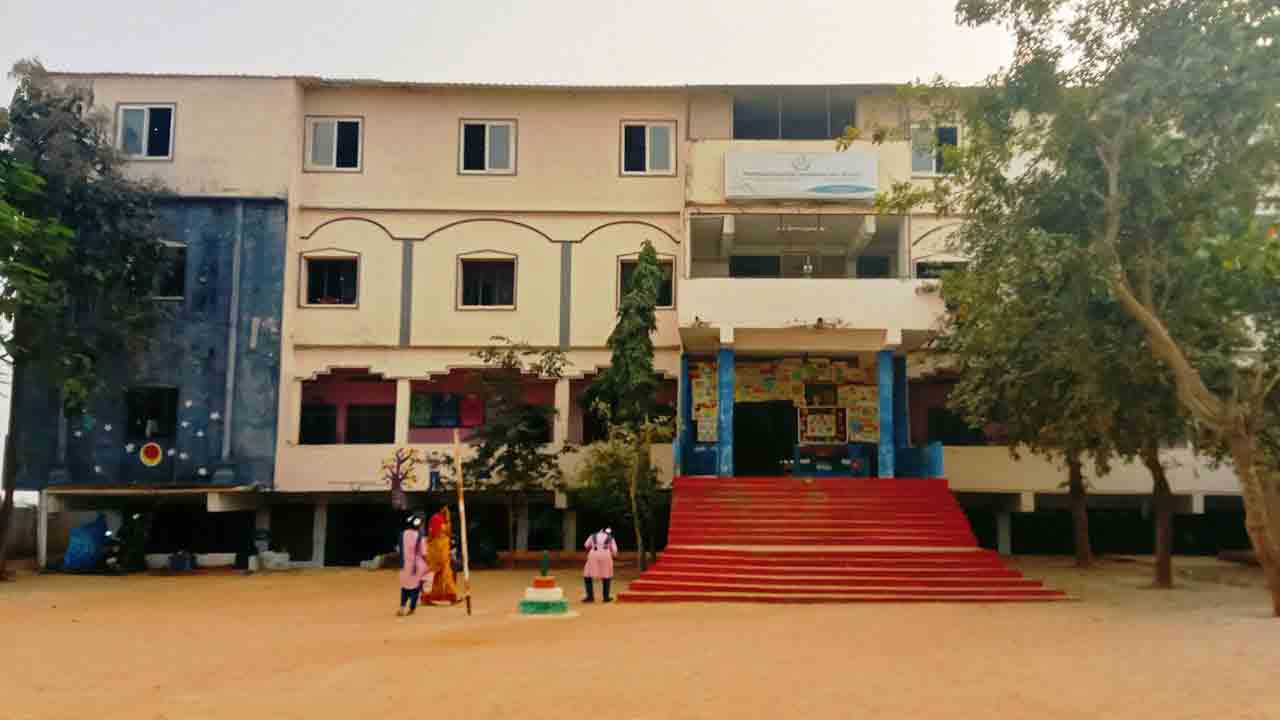 పల్లిపట్టీలో పందికొక్కులు!