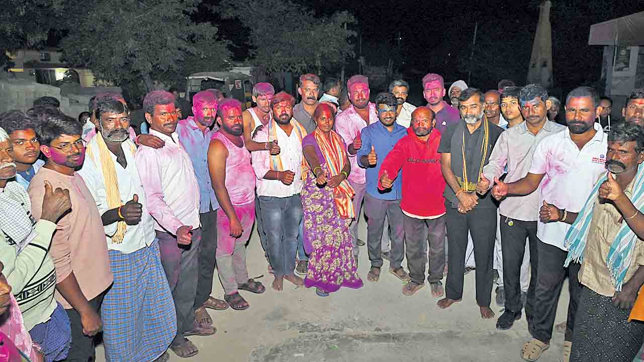 పల్లె గుండెల్లో గులాబీ