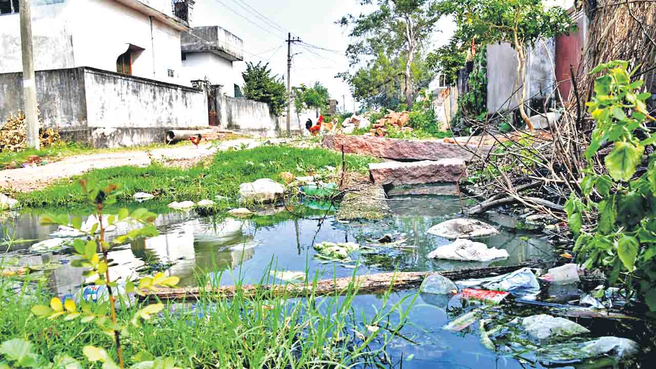 ప్రగతి చూడని పల్లె.. పదేండ్లు కళకళలాడిన గ్రామాలు రెండేండ్లుగా అధ్వానం
