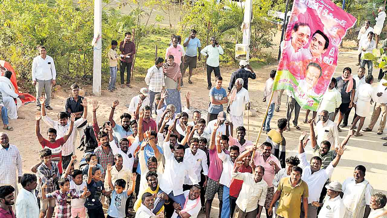 Panchayat Elections | ఊరూవాడ కాంగ్రెస్‌ గడబిడ.. గాంధీభవన్‌ గాండ్రింపులు గాలికే!