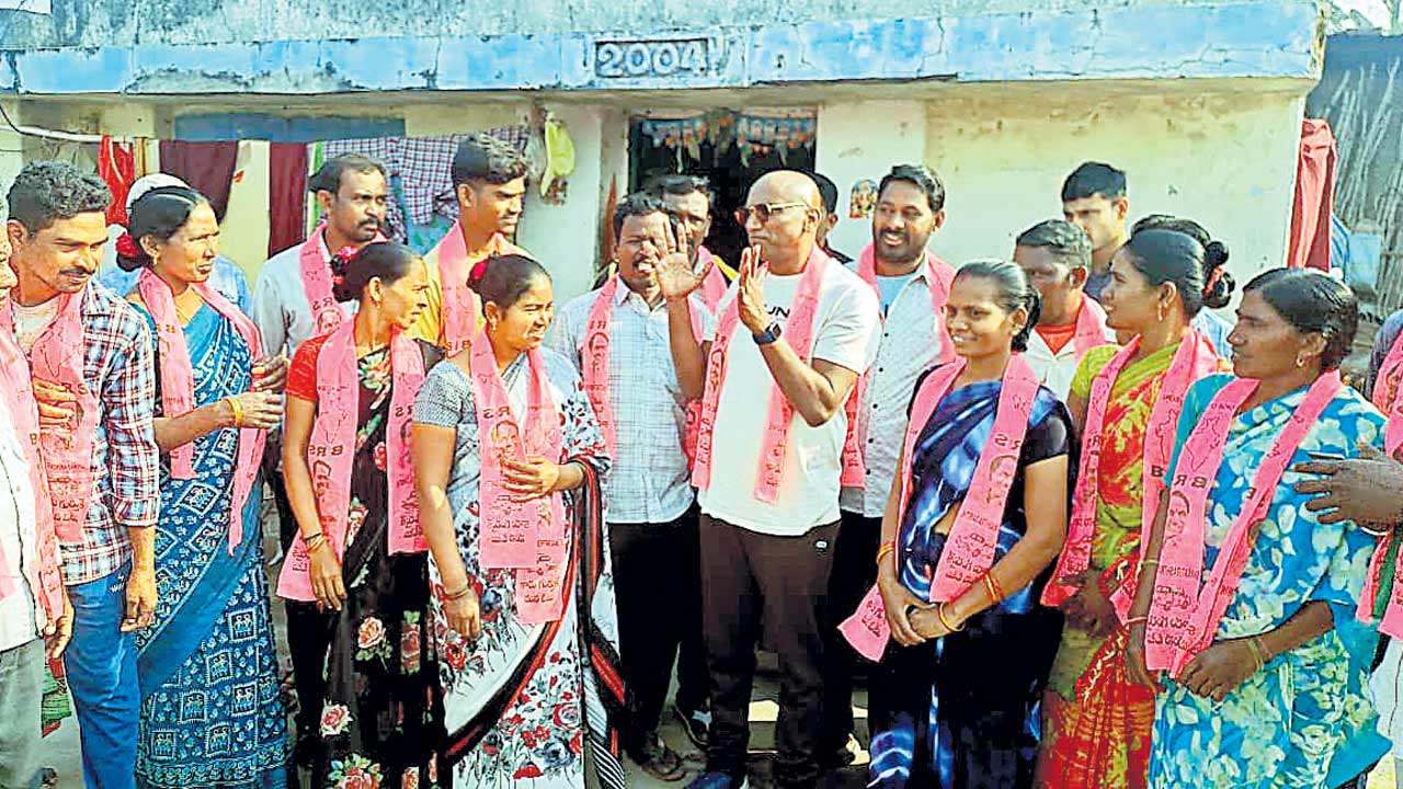 బీఆర్‌ఎస్‌లో చేరికల జోరు