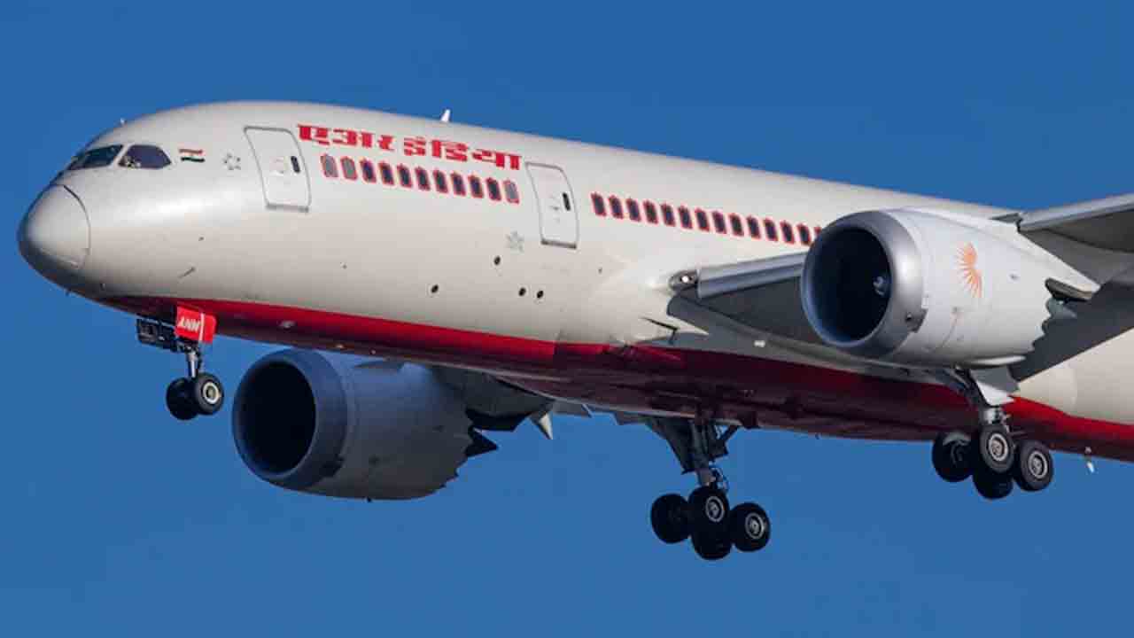 Air India | విమానంలో జీరోకి పడిపోయిన ఇంజిన్‌ ఆయిల్‌ ప్రెజర్‌.. ప్రయాణికుల్లో టెన్షన్‌ టెన్షన్‌..