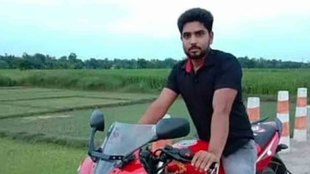 Hindu man lynched in Bangladesh | బంగ్లాదేశ్‌లో మరో హిందూ వ్యక్తిని కొట్టి చంపిన జనం.. అతడిపై దోపిడీ ఆరోపణలు