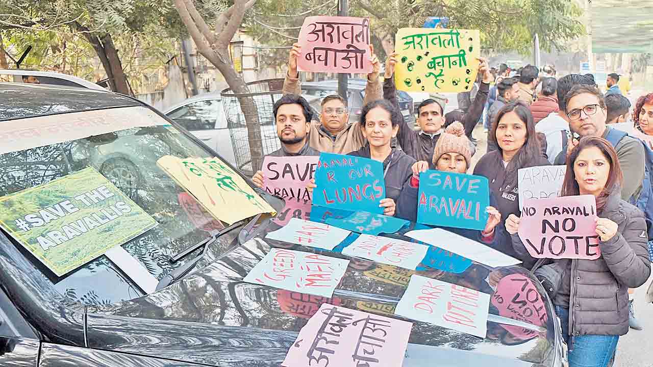 ఆరావళి తీర్పుపై ప్రజాగ్రహం.. రక్షించాలని సామాజిక మాధ్యమాల్లో మేధావుల ప్రచారం