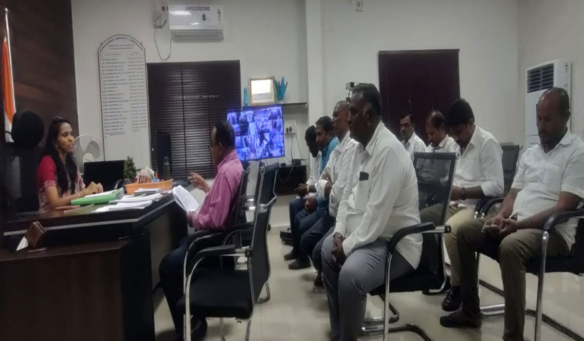 Blacklisted | పనుల్లో నిర్లక్ష్యం వహిస్తే బ్లాక్ లిస్టులోకే.. మున్సిపల్ కాంట్రాక్టర్లకు అదనపు కలెక్టర్ అల్టిమేటం