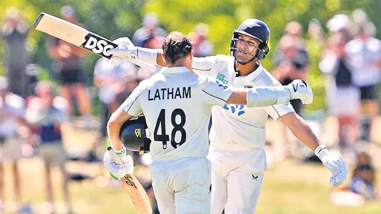 రచిన్‌, లాథమ్‌ శతకాలు.. తొలి టెస్టులో పట్టు బిగించిన కివీస్‌