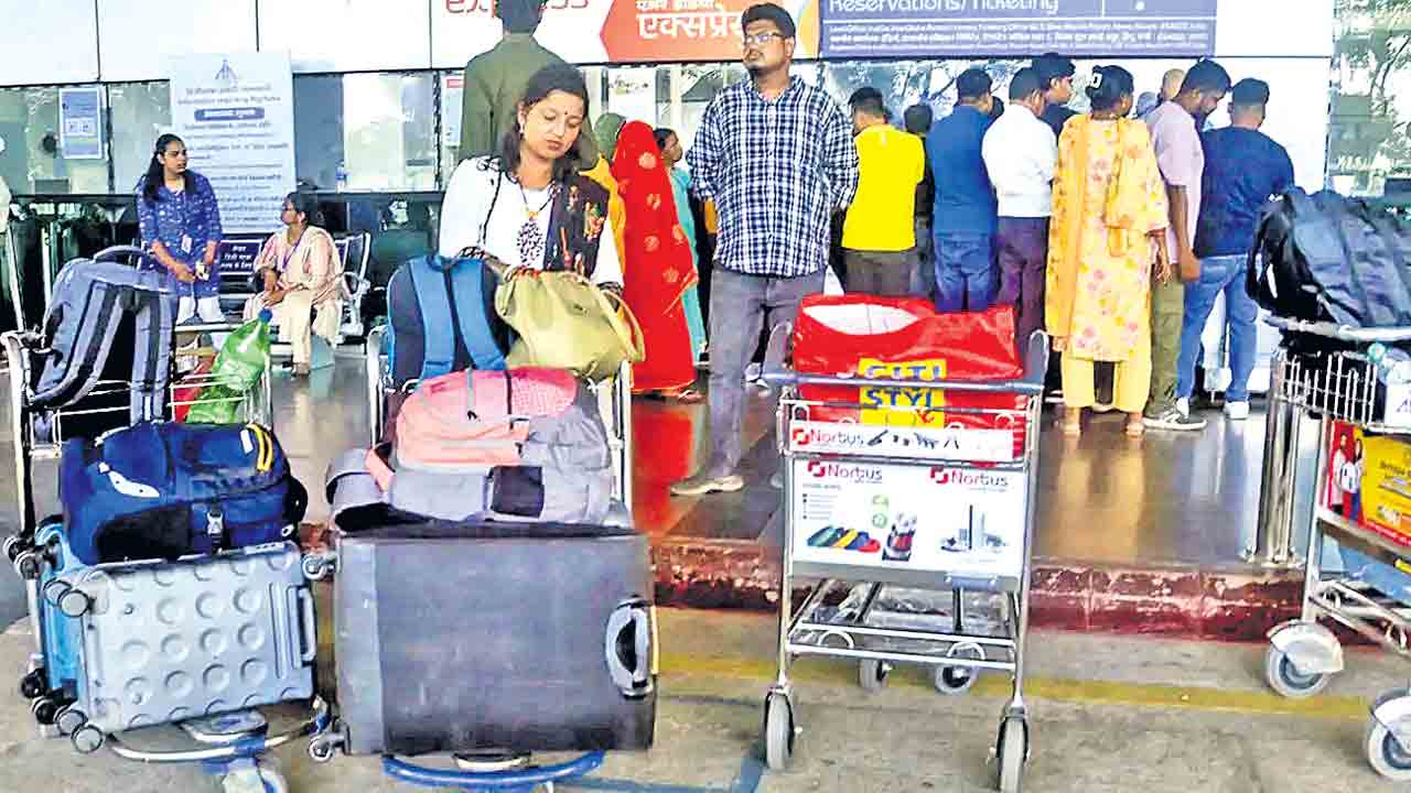 విమానయానం మళ్లీ ఆగమాగం!.. దేశ వ్యాప్తంగా అనేక ఎయిర్‌పోర్టుల్లో సాంకేతిక సమస్య