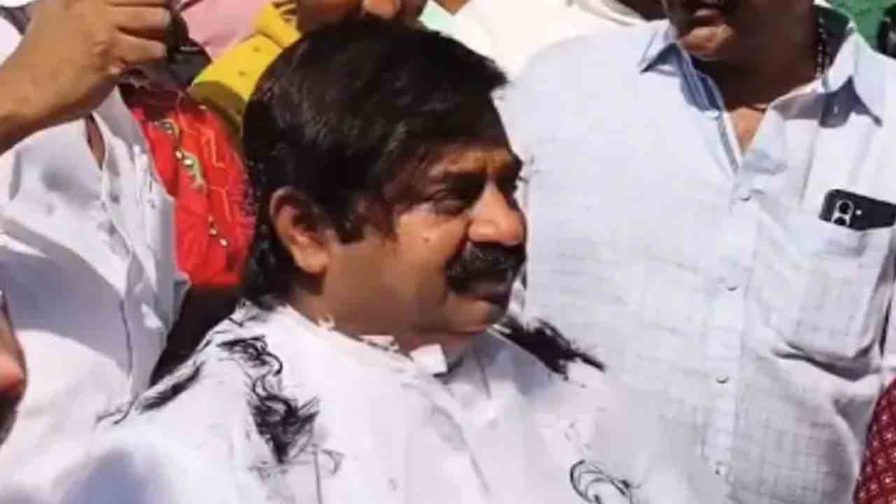 BJP MLA | నాలుగేళ్లుగా హెయిర్‌ కట్‌ చేయించుకోని బీజేపీ ఎమ్మెల్యే.. ఎందుకో తెలుసా..?