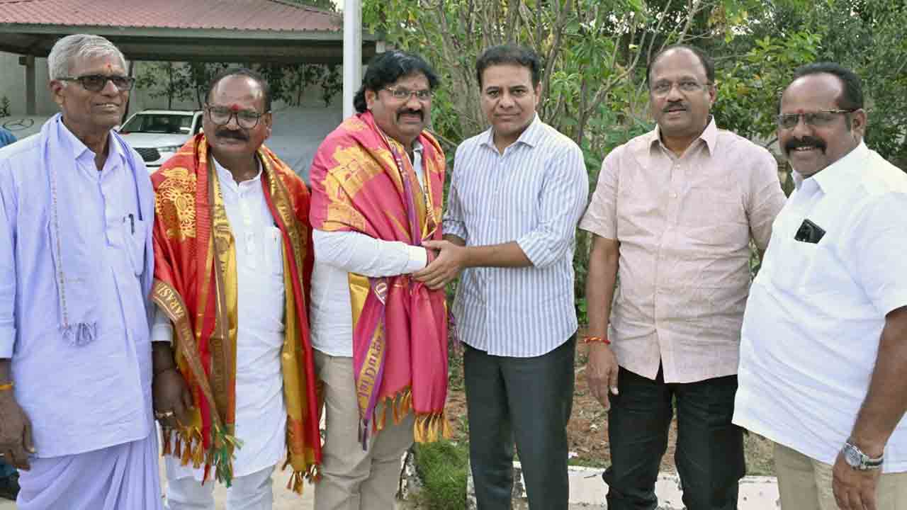 BRS | కేటీఆర్ సమక్షంలో కారెక్కిన 150 మంది కాంగ్రెస్ నాయకులు