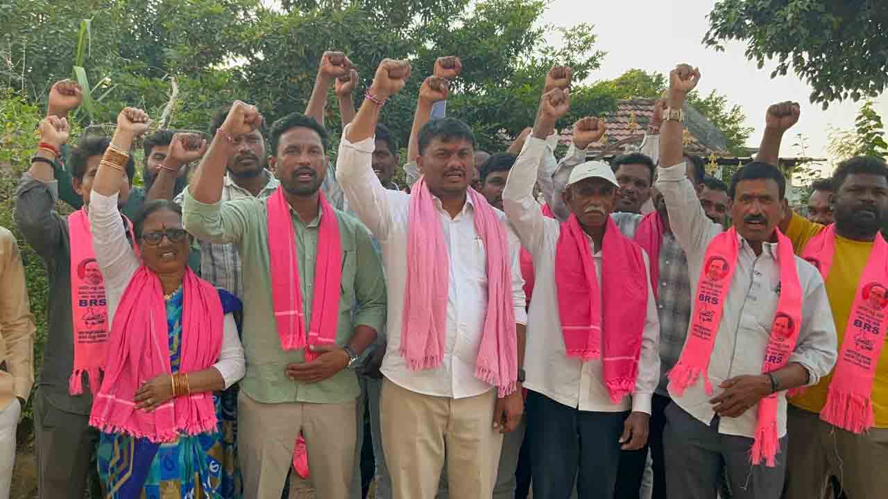 BRS Leaders | గ్రామపంచాయతీ నిధులు మీ ఇంటి నుండి రావు.. కడియం శ్రీహరిపై బీఆర్ఎస్ నాయకుల ఫైర్‌