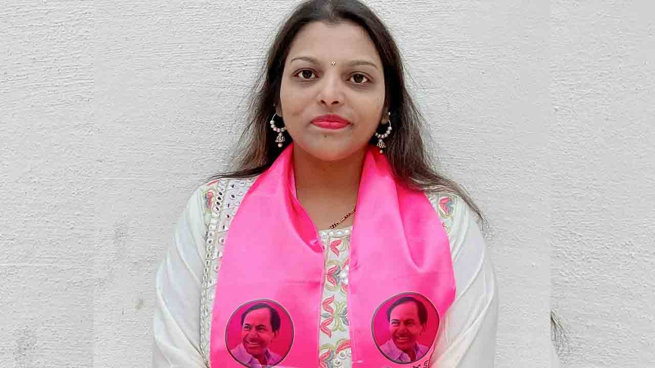 BRS NRI Kuwait cell | ముఖ్యమంత్రి రేవంత్‌ రెడ్డి బేషరతుగా క్షమాపణ చెప్పాలి : బీఆర్‌ఎస్‌ ఎన్‌ఆర్‌ఐ కువైట్ శాఖ ఉపాధ్యక్షురాలు అభిలాష గొడిశాల