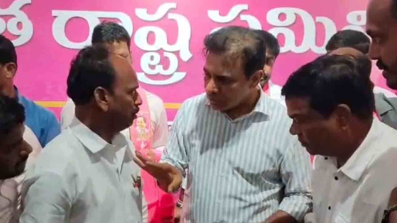 అక్రమ కేసులపై కేటీఆర్‌కు ఫిర్యాదు