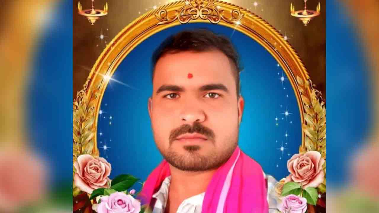 రోడ్డు ప్రమాదంలో.. బీఆర్‌ఎస్‌ కార్యకర్త మృతి