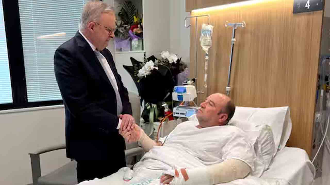 Australian PM | ప్రజల కోసం నీ ప్రాణాలను పణంగా పెట్టావు.. బోండీ బీచ్‌ హీరోని పరామర్శించిన ఆస్ట్రేలియా ప్రధాని