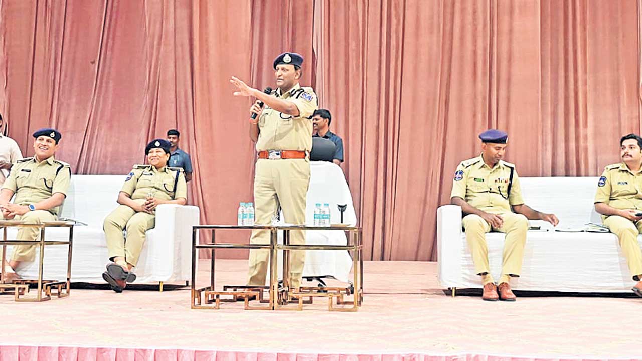 ఔట్‌డోర్‌ ఈవెంట్లలో డీజేలకు అనుమతి లేదు