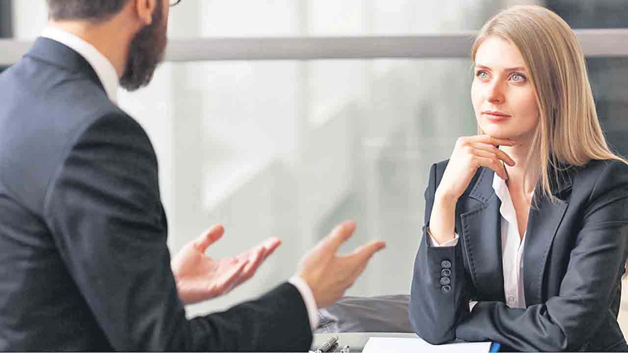 శ్రద్ధగా వినేటపుడు కళ్లు ఆర్పరు!.. కెనడా శాస్త్రవేత్తల అధ్యయనం