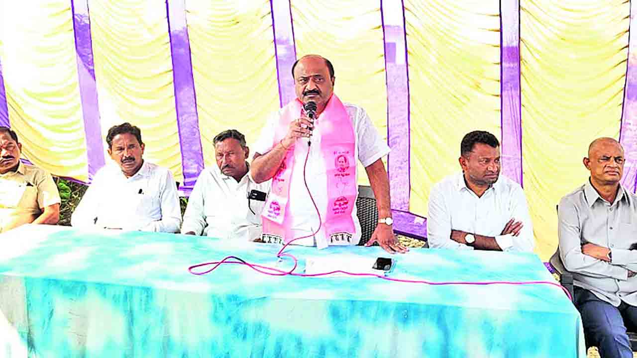 కార్యకర్తలు సమన్వయంతో పనిచేయాలి