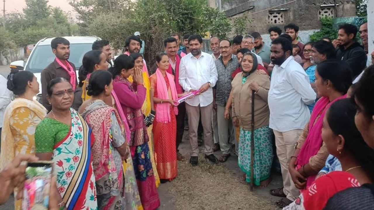 Durgam Chinnaiah | కాసిపేటలో విద్యావంతురాలిని గెలిపిస్తేనే అభివృద్ధి సాధ్యం : మాజీ ఎమ్మెల్యే దుర్గం చిన్నయ్య