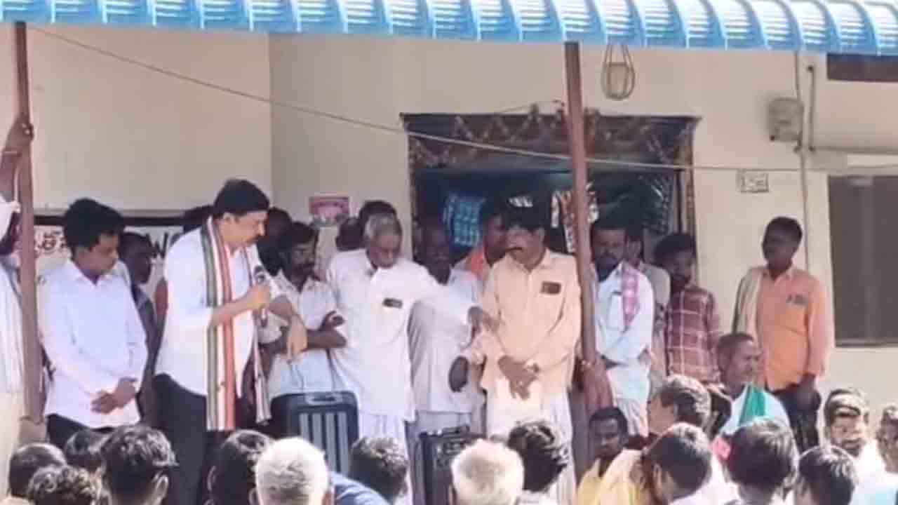 Congress Leaders | చీరి పారేస్తా నా కొడక .. రెబెల్స్‌ను హెచ్చరించిన కాంగ్రెస్‌ నాయకుడు