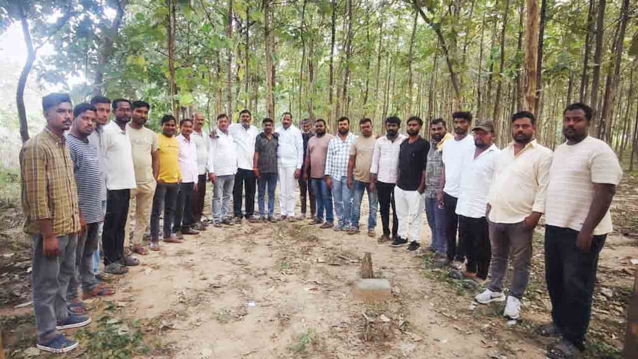 Congress Leaders Warn | గెలిచిన సర్పంచ్‌ను పార్టీలోకి తీసుకుంటే గాంధీ భవన్‌ను ముట్టడిస్తాం.. కాంగ్రెస్‌కు నాయకుల హెచ్చరిక