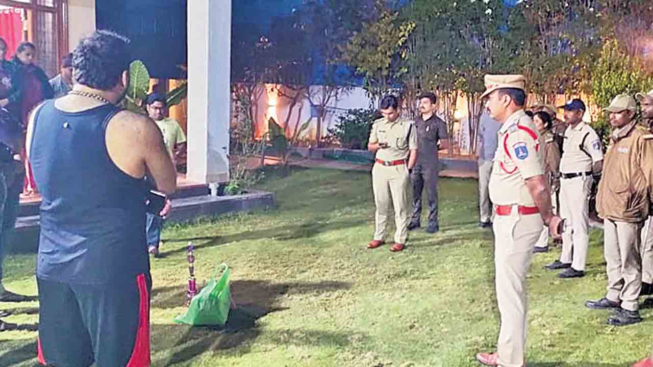 నిబంధనలు ఉల్లంఘిస్తే ఫామ్‌ హౌస్‌లు సీజ్‌