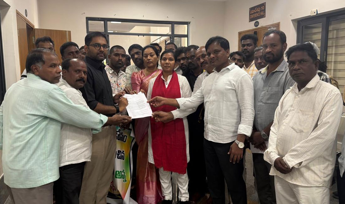 Dasari Usha | ఈశ్వరాచారి కుటుంబానికి రూ.కోటి ఎక్స్​​‍గ్రేషియా చెల్లించాలి.. బీసీ జేఏసీ జిల్లా చైర్‌పర్సన్‌ దాసరి ఉషా