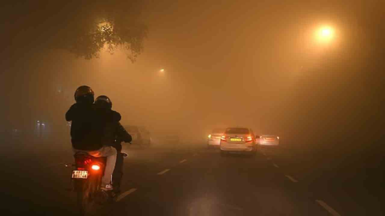 Dense Fog | ఢిల్లీలో రెడ్‌ అలర్ట్‌.. పొగమంచుతో 140కిపైగా విమానాలు రద్దు