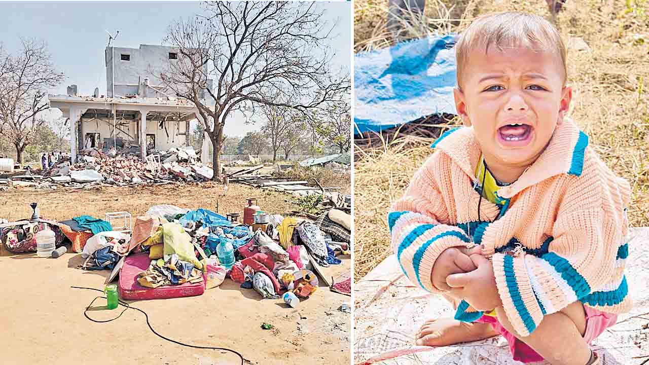 గిరిజనుల ఇండ్లపైకి బుల్డోజర్‌