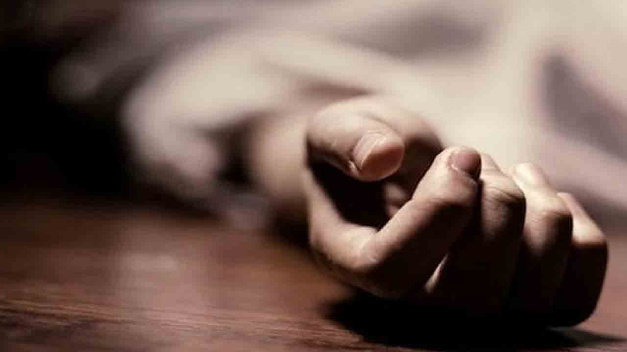 చలి తీవ్రతను తట్టుకోలేక వృద్ధుడి మృతి