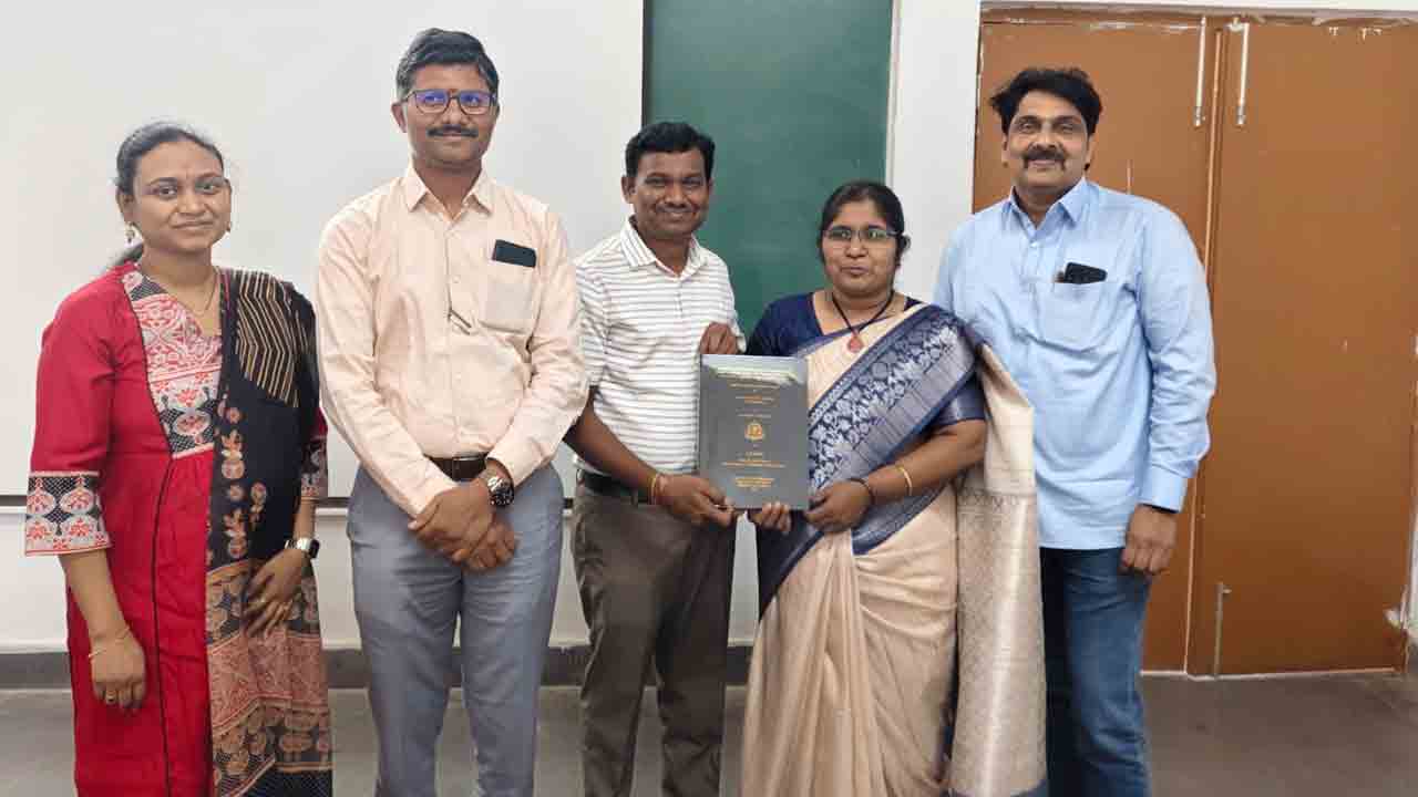 Doctorate | కోడేరు మండల వాసికి పాలమూరు యూనివర్సిటీ నుంచి డాక్టరేట్