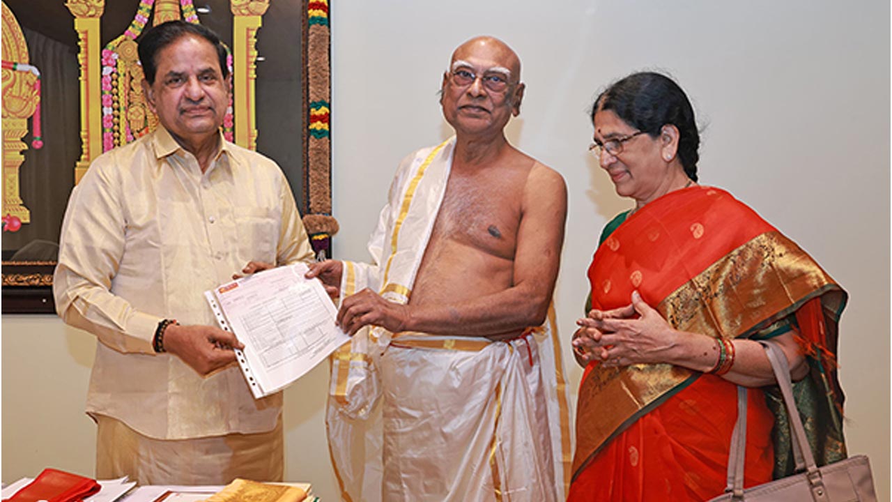 TTD | టీటీడీకి విజ్ఞాన్స్ విద్యా సంస్థల అధినేత రూ.కోటి విరాళం అందజేత