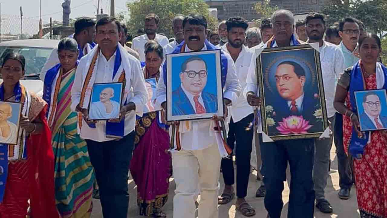 Dr BR Ambedkar | డాక్టర్ బీఆర్ అంబేద్కర్ చిత్రపటంతో ర్యాలీగా వెళ్లి ప్రమాణ స్వీకారం